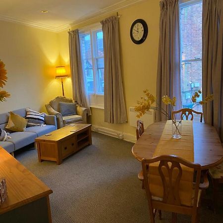 Whitchurch Shropshire Town Duplex Flat מראה חיצוני תמונה
